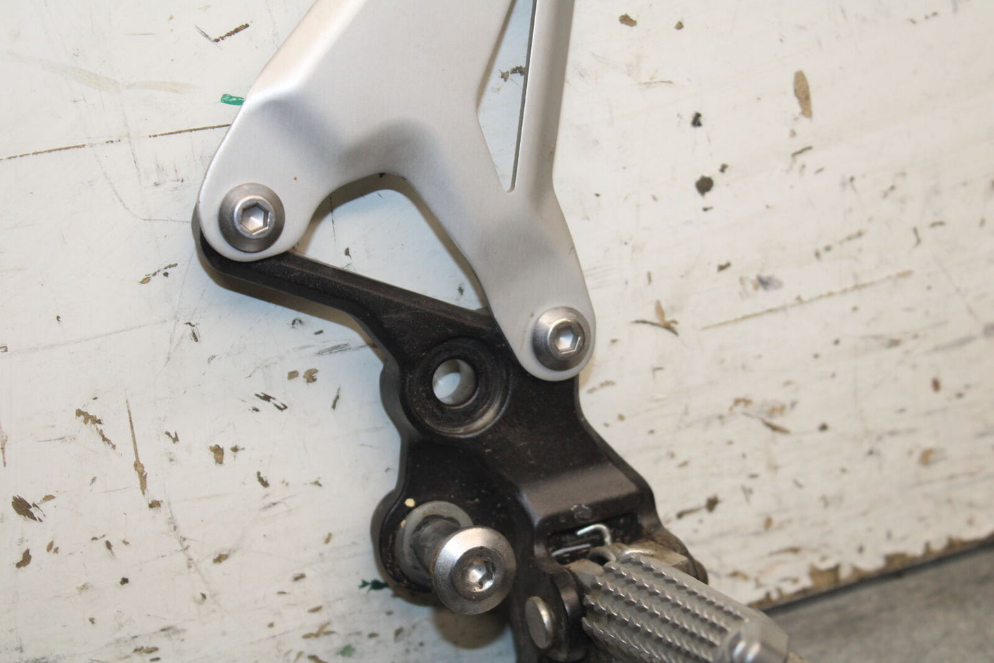 18-23 KAWASAKI NINJA 400 EX400 ABS LEFT REARSET REAR SET FOOT PEG REST BB747