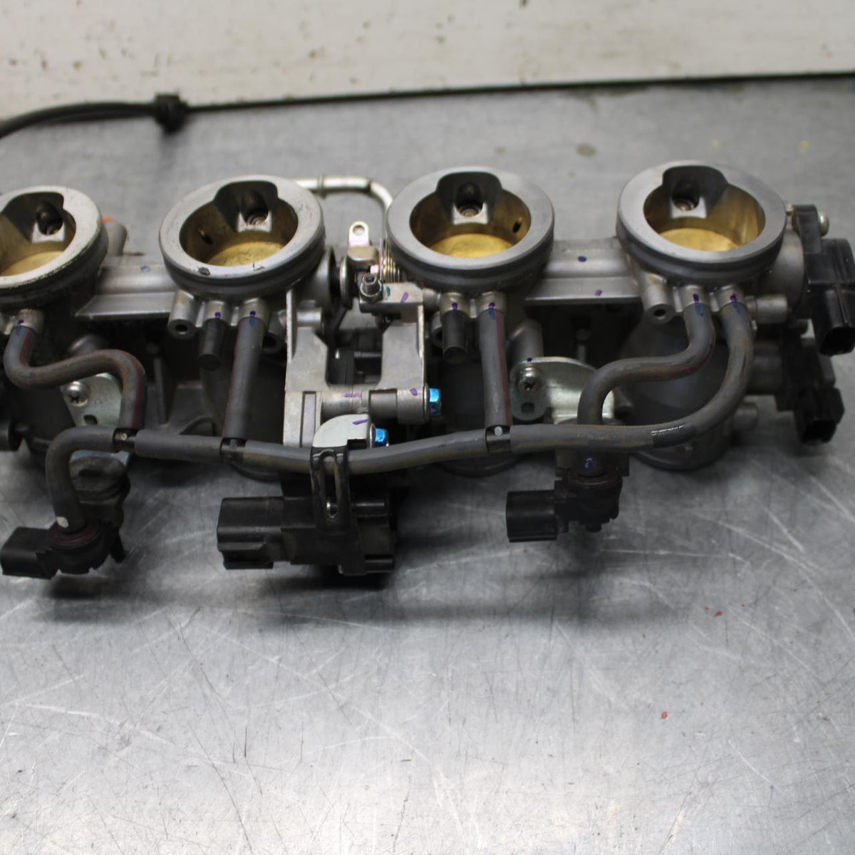 21 KAWASAKI NINJA ZX6R MAIN FUEL INJECTORS / THROTTLE BODIES 16163-1000 BB647