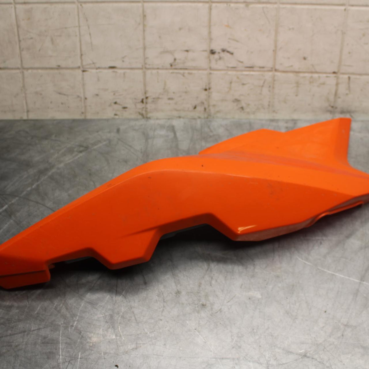 22 KTM 890 ADVENTURE   ORANGE RIGHT REAR BACK TAIL FAIRING COWL SHROUD BB514