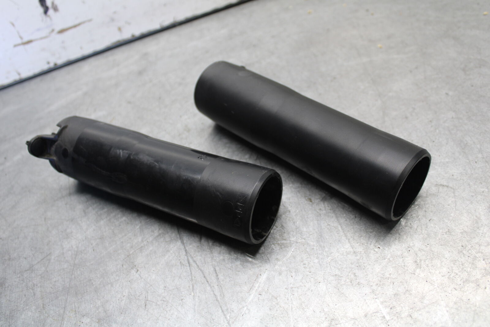 18-24 YAMAHA MT-07 FRONT FORK GUARDS SET PAIR BB662