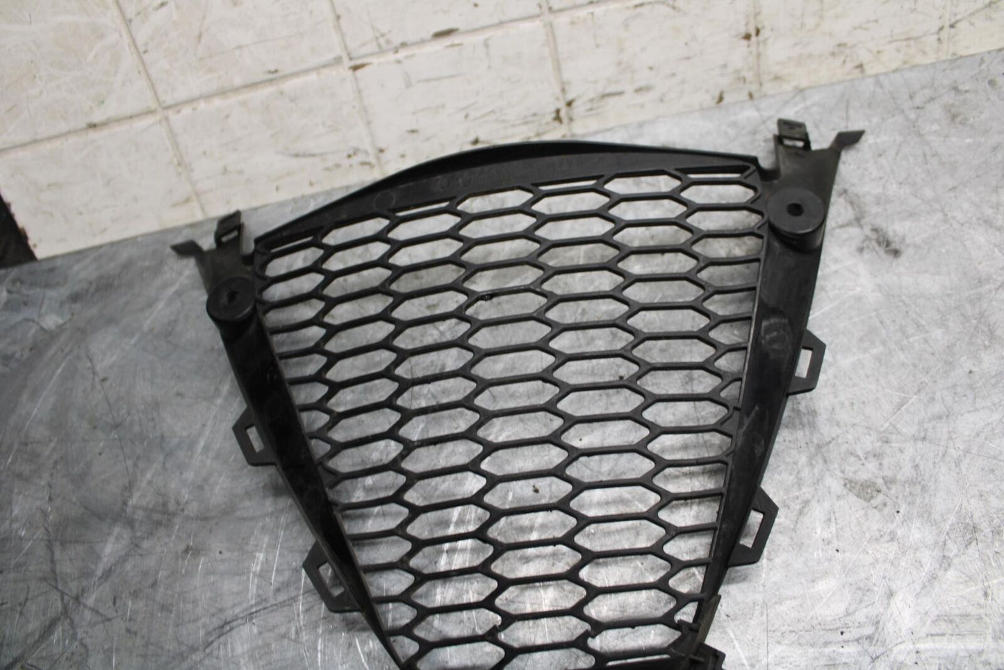 2007 Suzuki GSXR1000 LOWER INNER EXHAUST V FAIRING COWL GUARD 94498-21H00  BB44