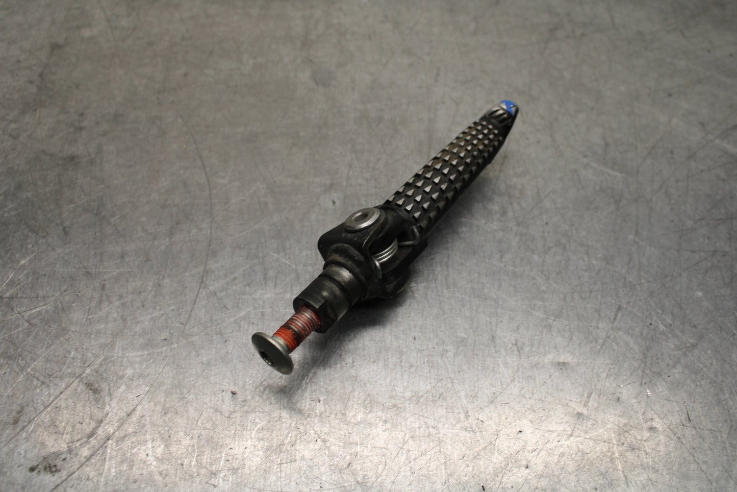 13-17 KAWASAKI NINJA ZX6R ZX636E RIGHT FRONT FOOT REST PEG STEP BB735