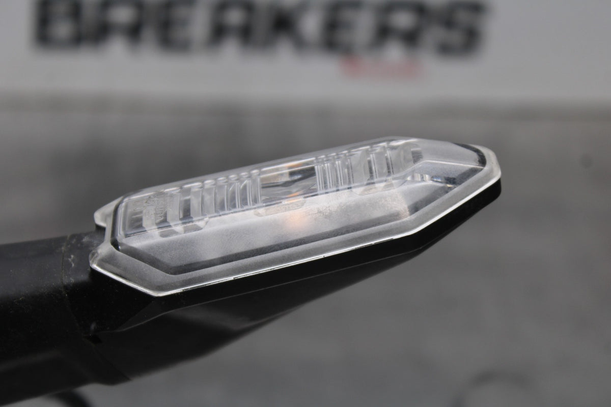 23-26 KAWASAKI NINJA ZX4RR REAR BACK TURN SIGNAL LIGHT INDICATOR BB872