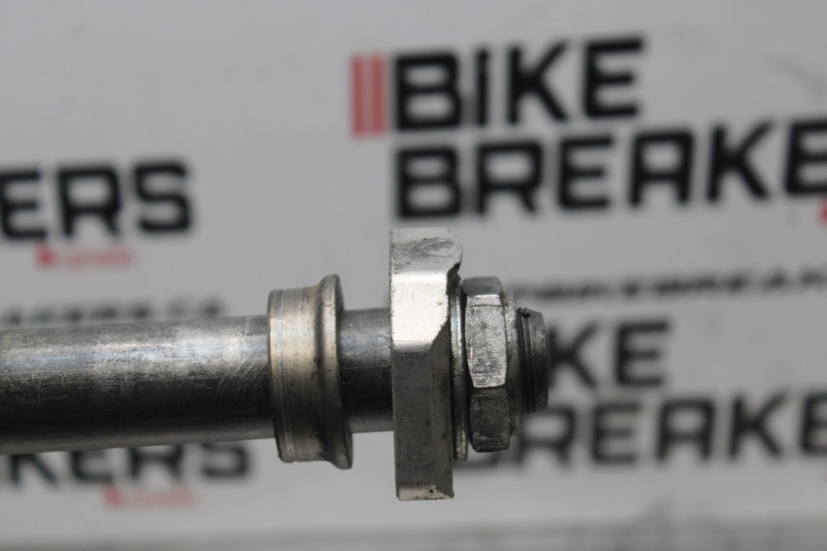09 SUZUKI GSXR1000 REAR AXLE BACK WHEEL RIM PIVOT BOLT AXEL BB777