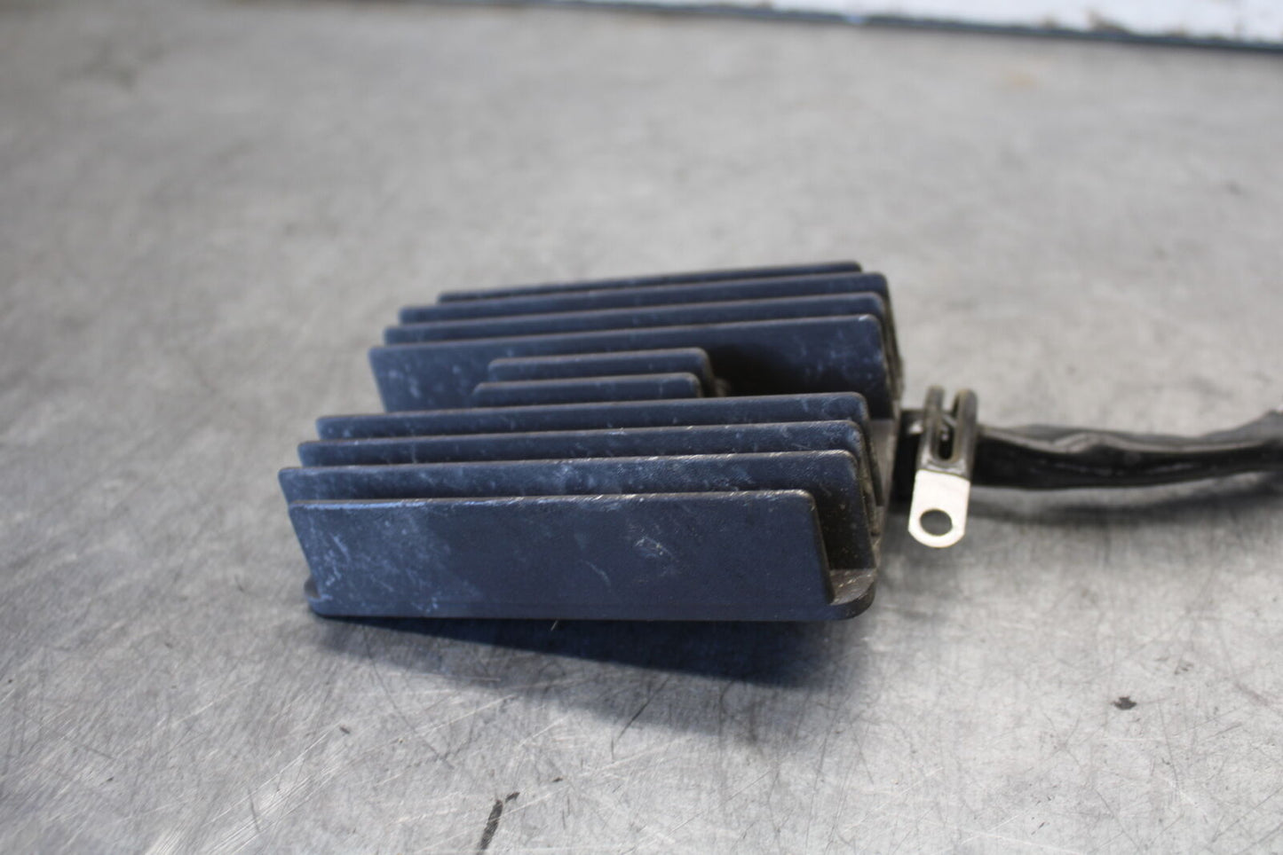 11-24 SUZUKI GSXR750 OEM RECTIFIER VOLTAGE REGULATOR BB687