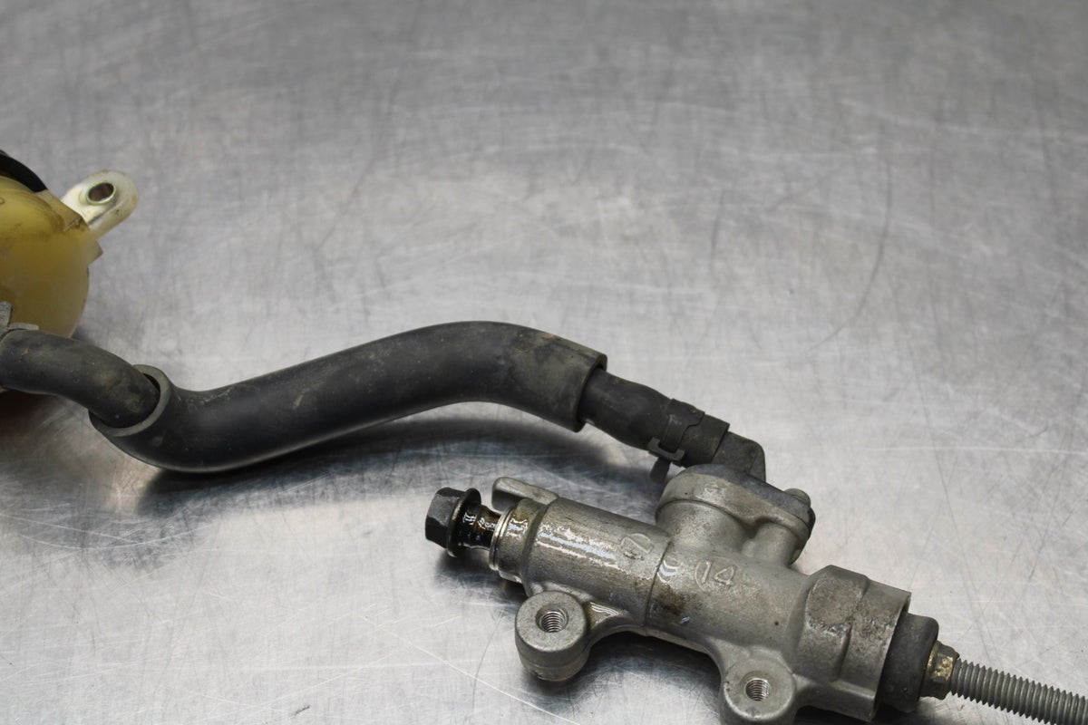 01-06 HONDA CBR600F4I REAR BACK BRAKE MASTER CYLINDER W RESERVOIR BB185