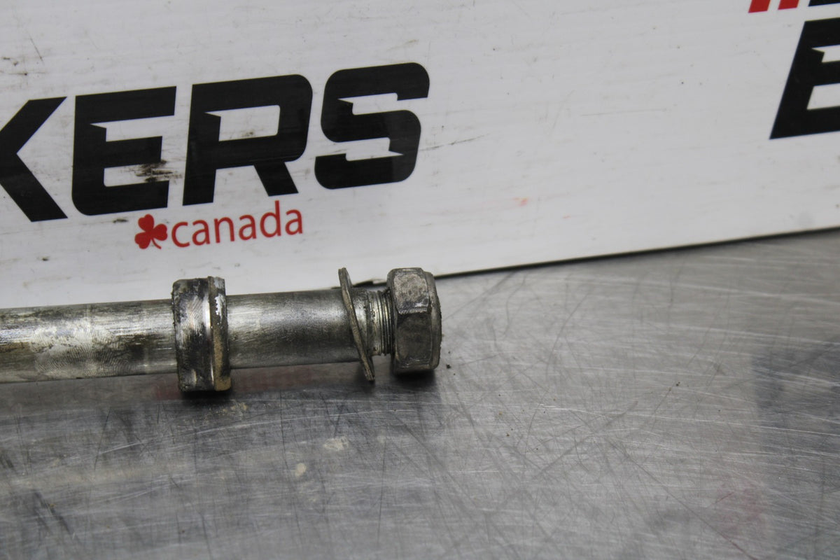 98-05 HONDA SUPER HAWK 1000 VTR1000F REAR AXLE BACK WHEEL RIM BOLT AXEL BB821