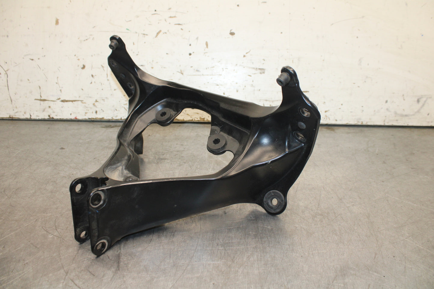 06-07 SUZUKI GSXR750 OEM UPPER FAIRING MIRROR GAUGES STAY BRACKET BB110