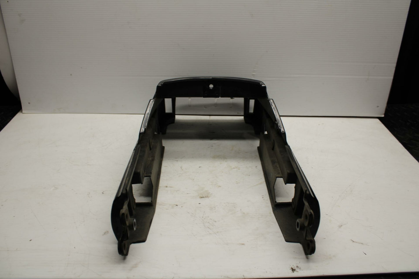 86-06 KAWASAKI CONCOURS 1000 ZG1000A CENTER REAR BACK TAIL FAIRING COWL  BB292