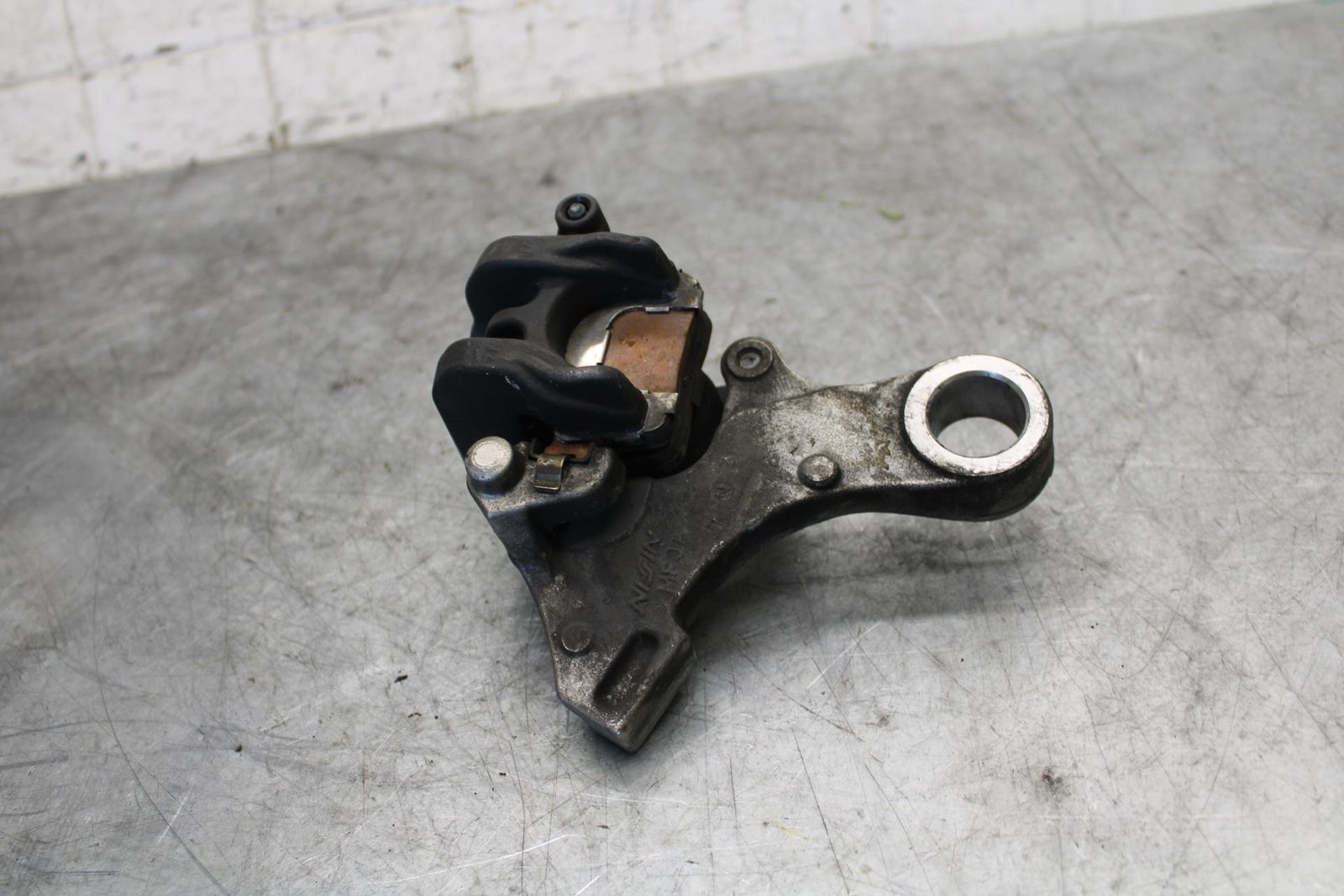 07-12 HONDA CBR600RR REAR BACK BRAKE CALIPER W MOUNT BRACKET 43150-MFJ-D01 BB542