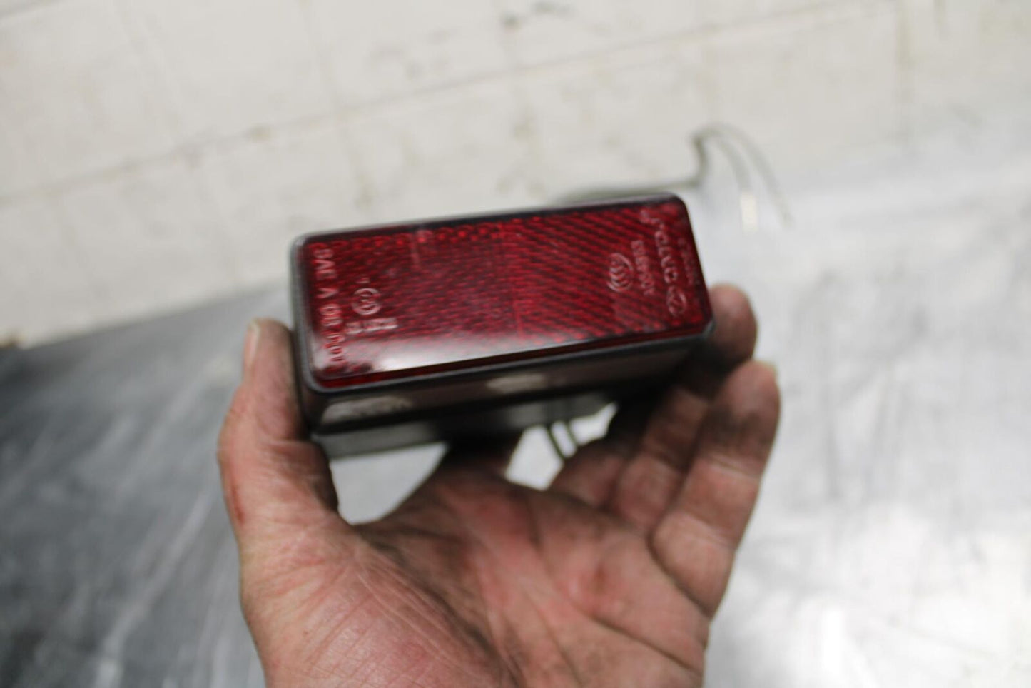 17-23 SUZUKI GSXR 250 GSX250RL8 LICENSE PLATE LIGHT BB490