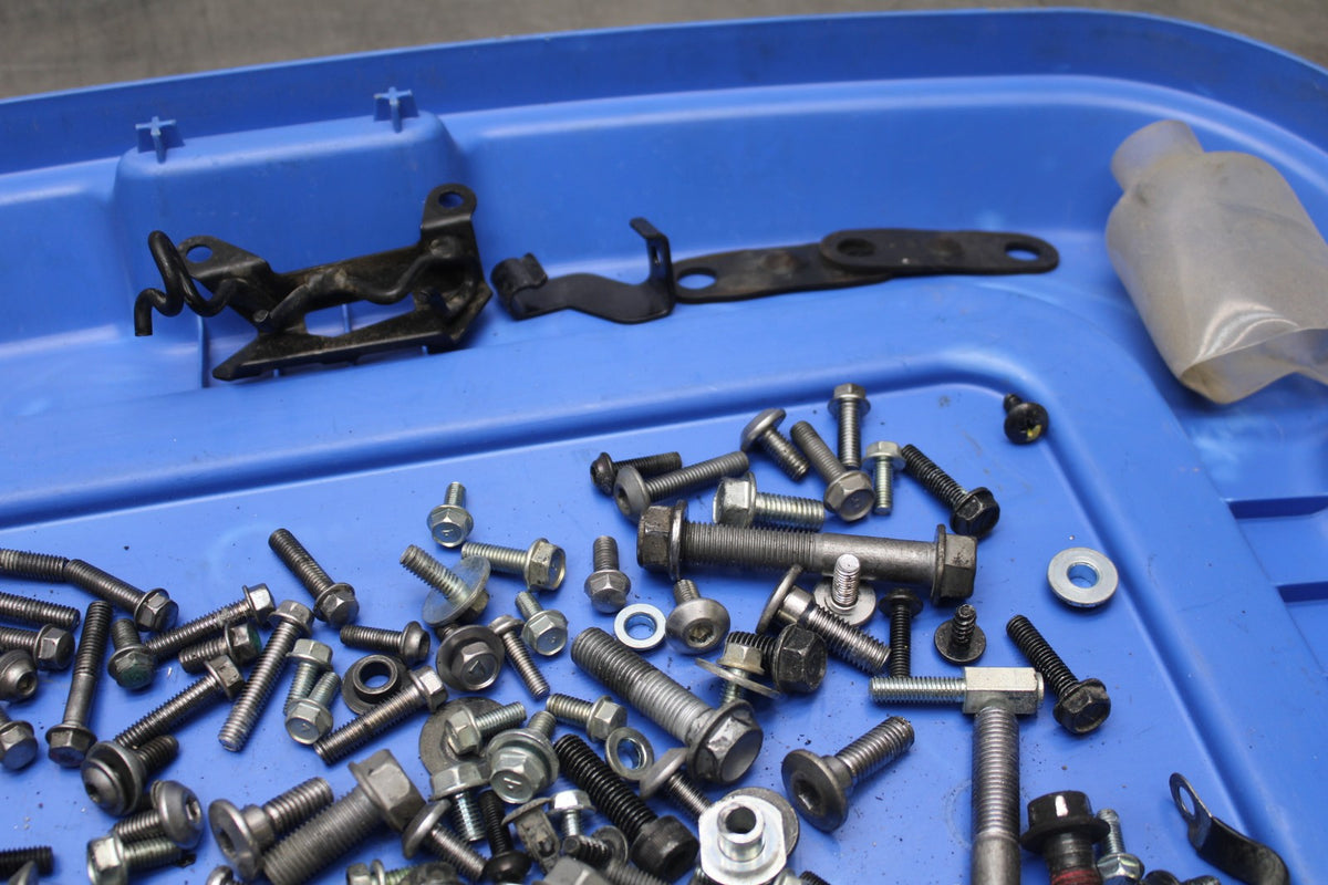 24 KAWASAKI NINJA 500 ABS MOUNTING BOLTS HARDWARE MOTOR SCREWS BB818