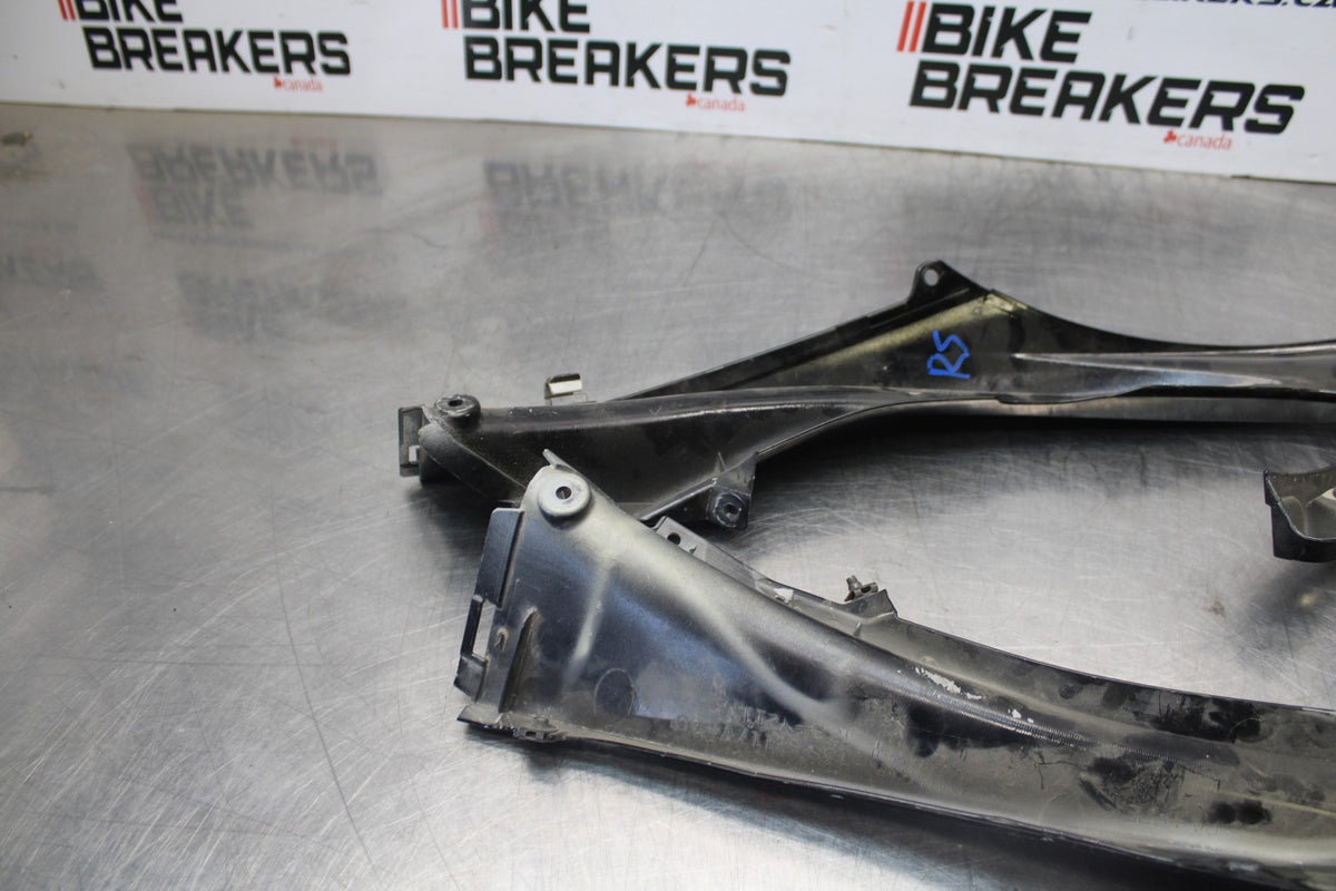 06-07 YAMAHA YZF R6 RIGHT FRONT UPPER SIDE FAIRING COWL PLASTIC SET BB00