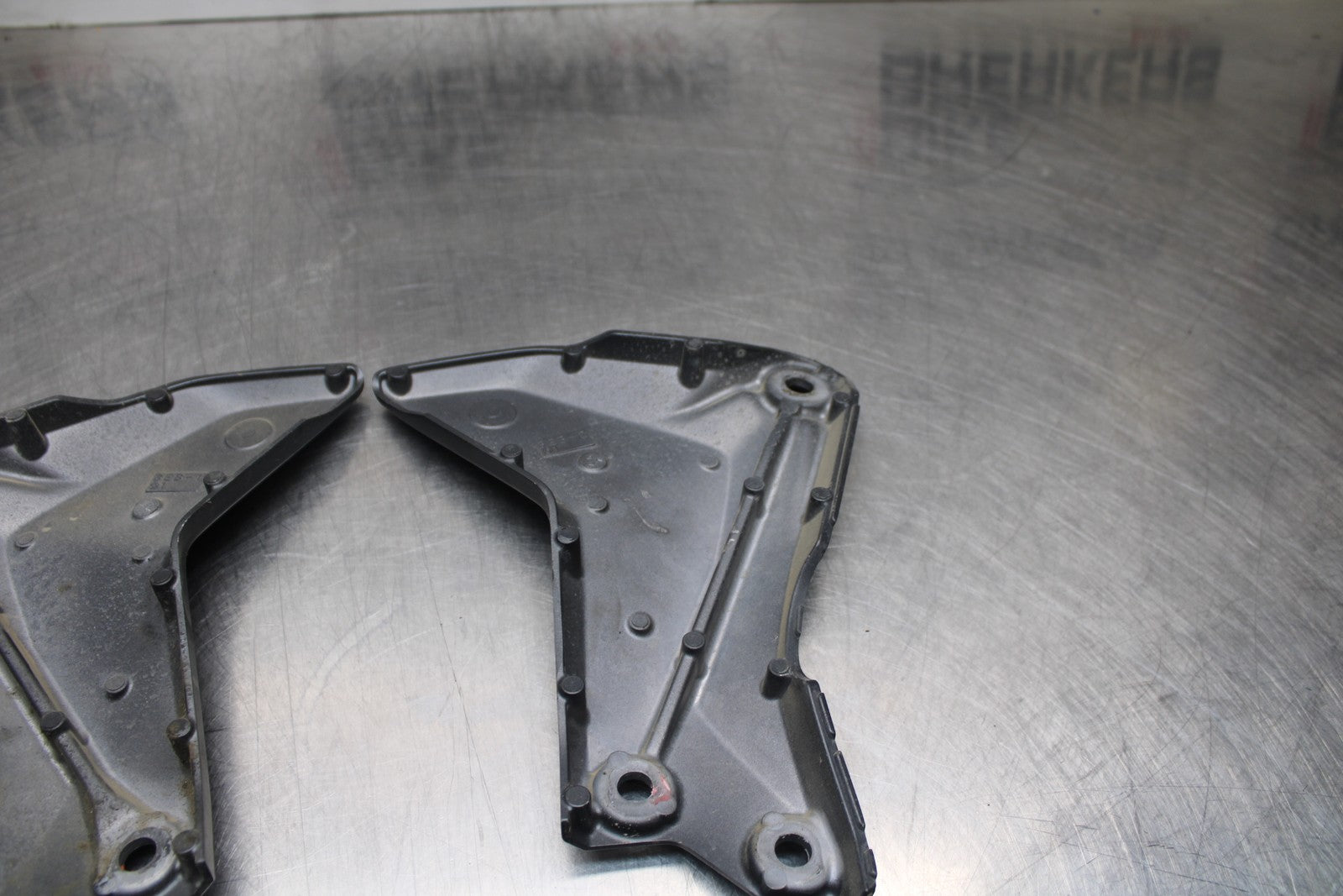 22-25 YAMAHA YZF R7 LEFT RIGHT REARSET REAR SET DRIVER PEG BRACKETS MOUNTS BB769