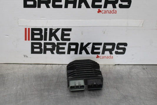03 YAMAHA YZF R1 AFTERMARKET RECTIFIER VOLTAGE REGULATOR BB895