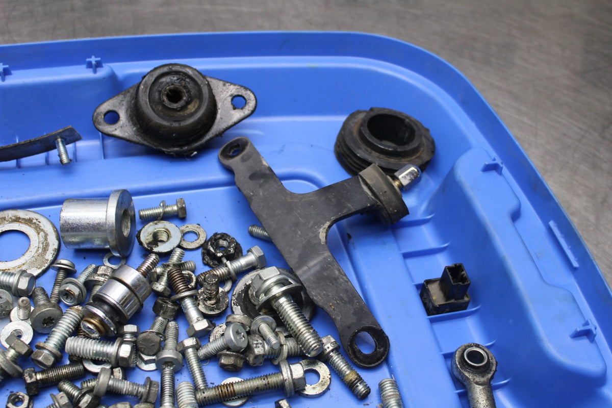 08 HARLEY-DAVIDSON ELECTRA GLIDE POLICE EFI FLHTPI LEFTOVER BOLTS SCREWS BB816