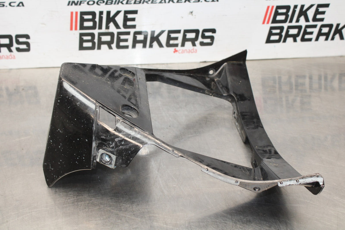 18 YAMAHA YZF R1  FRONT LOWER INNER EXHAUST V FAIRING COWL GUARD BB838