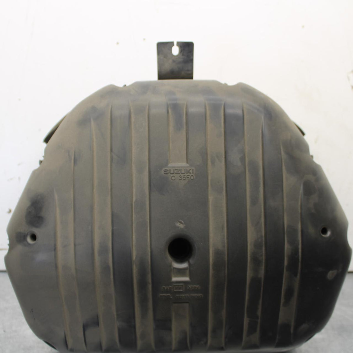 01-03 SUZUKI GSXR600 AIRBOX AIR INTAKE FILTER BOX 13700-39F00 BB633