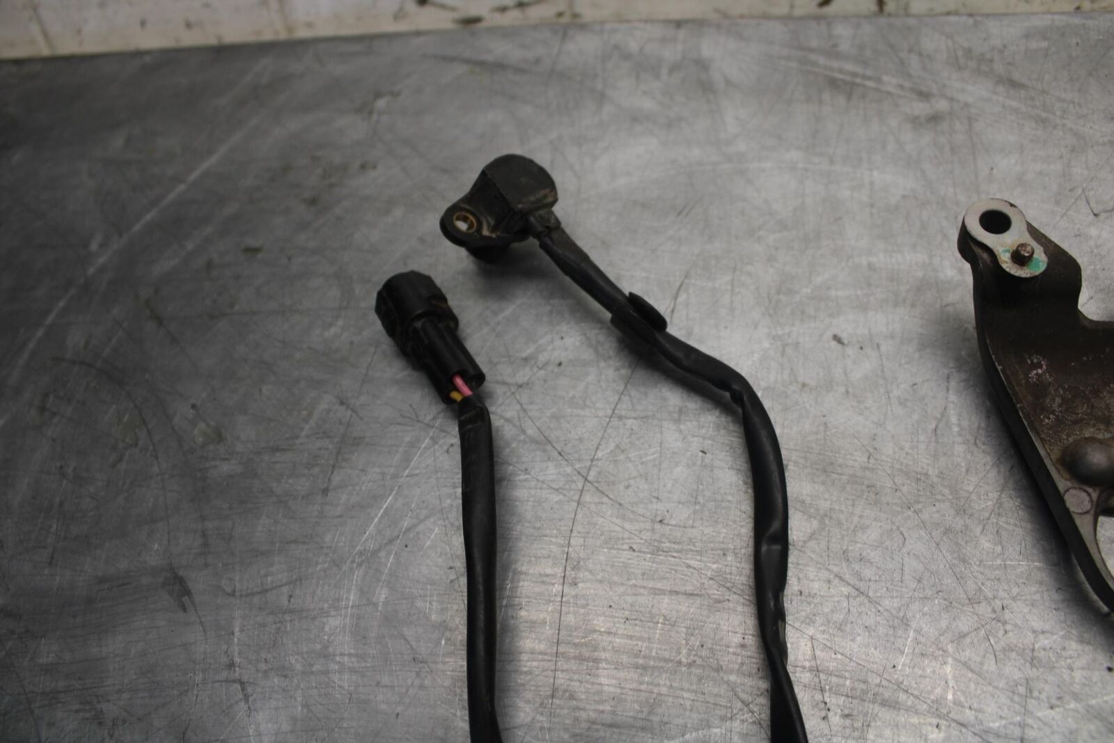 2015 Kawasaki Ninja 300 EX300B ABS SPEED SPEEDOMETER SENSOR 21176-0065 BB518