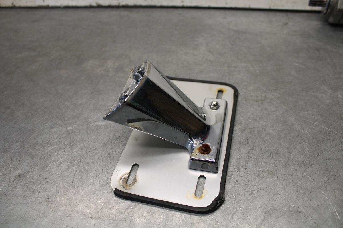 05-09 SUZUKI BOULEVARD C90 LICENSE PLATE LIGHT BB692