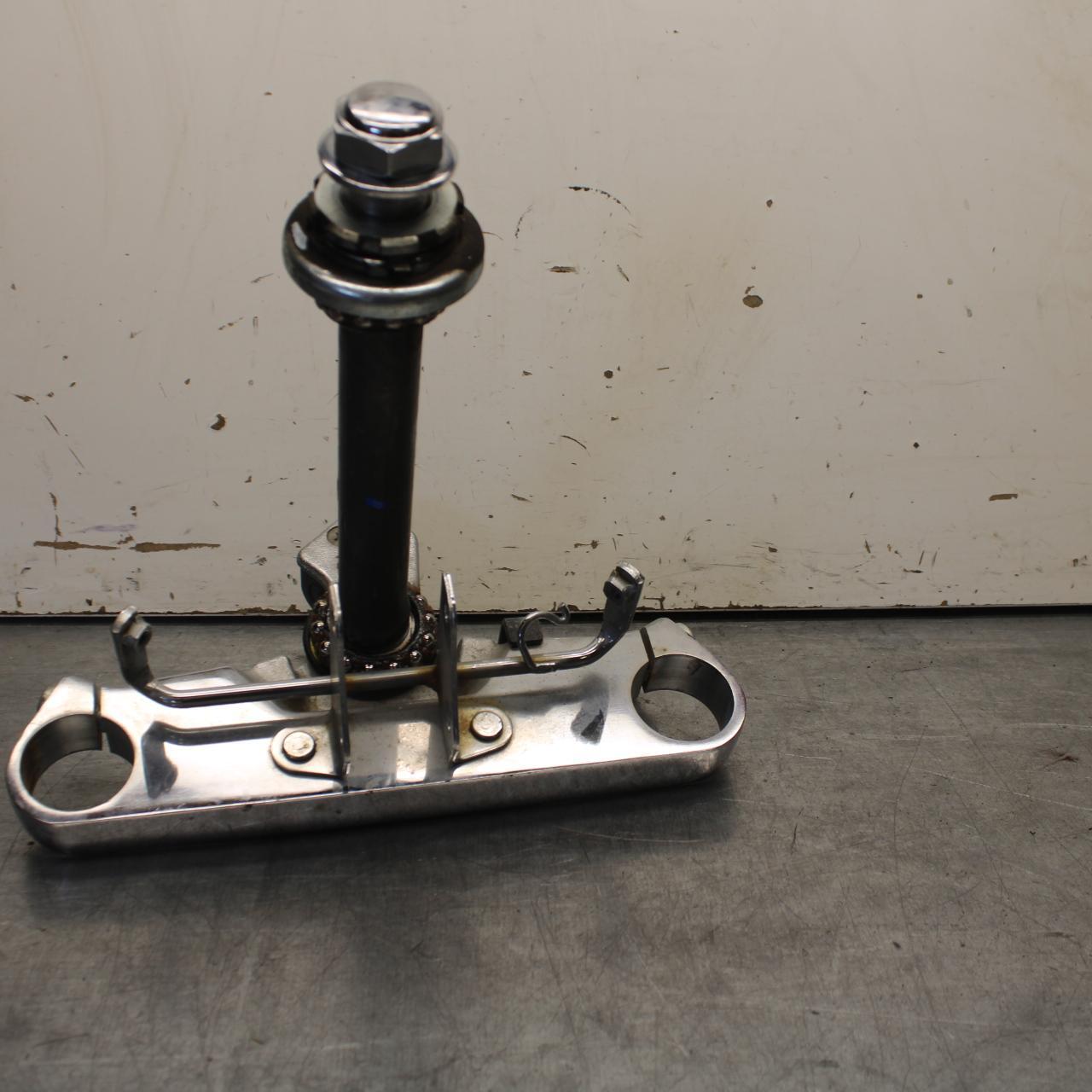 01-02 HONDA SHADOW SPIRIT 750 FRONT FORKS CLAMP LOWER TRIPLE TREE STEM BB632