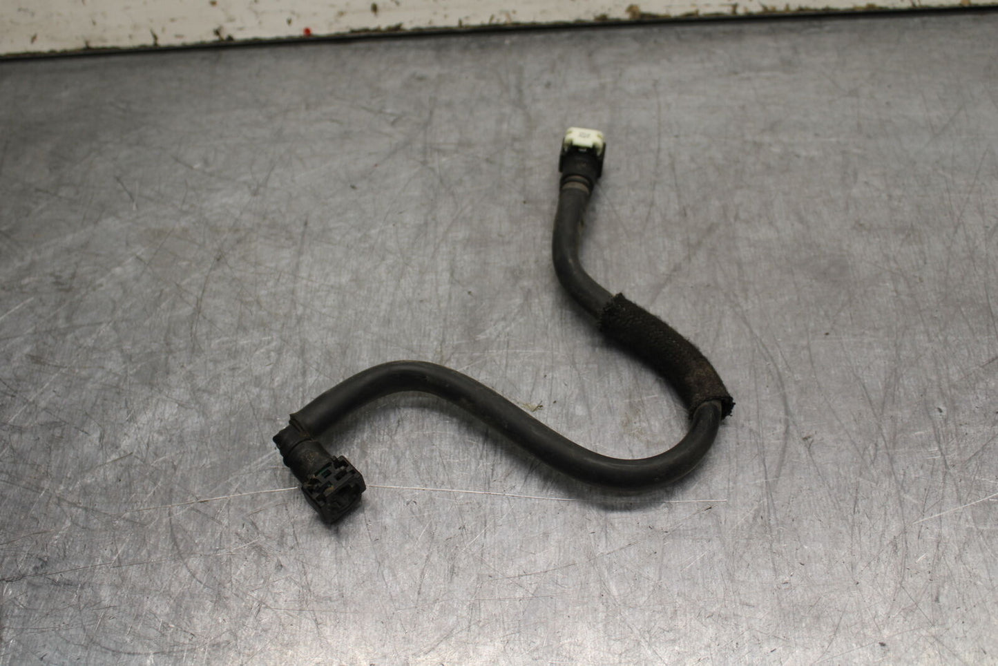 22-24 YAMAHA XSR900 FUEL HOSE GAS LINE TUBE PIPE BB710