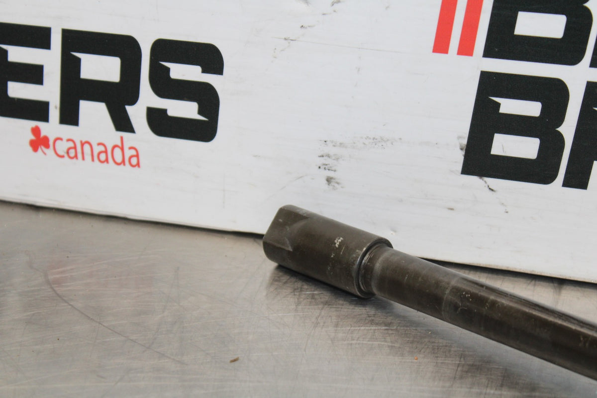 99-09 YAMAHA V STAR 1100 REAR AXLE BACK WHEEL RIM PIVOT BOLT AXEL BB853