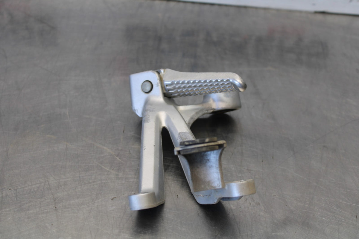 97-00 SUZUKI GSXR600 SRAD RIGHT REAR BACK PASSENGER PEG BB921