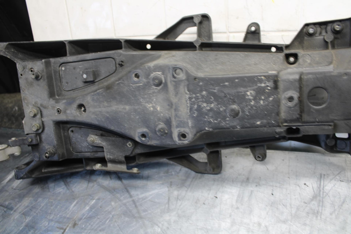 04-06 YAMAHA YZF R1 REAR SUBFRAME BACK SUB FRAME 5VY-21190-00-00 BB491