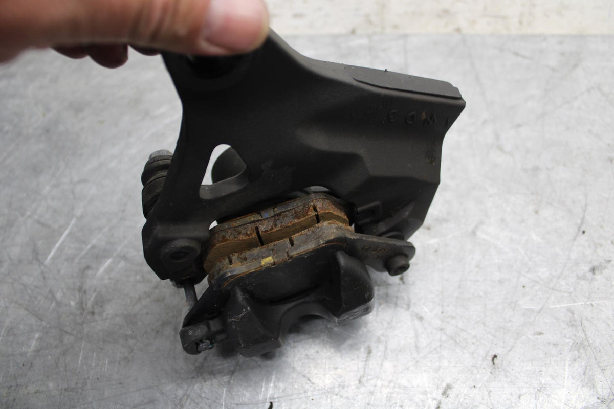 2015 Yamaha YZF R3 REAR BACK BRAKE CALIPER W MOUNT BRACKET 1WD-F580W-01-00 BB526