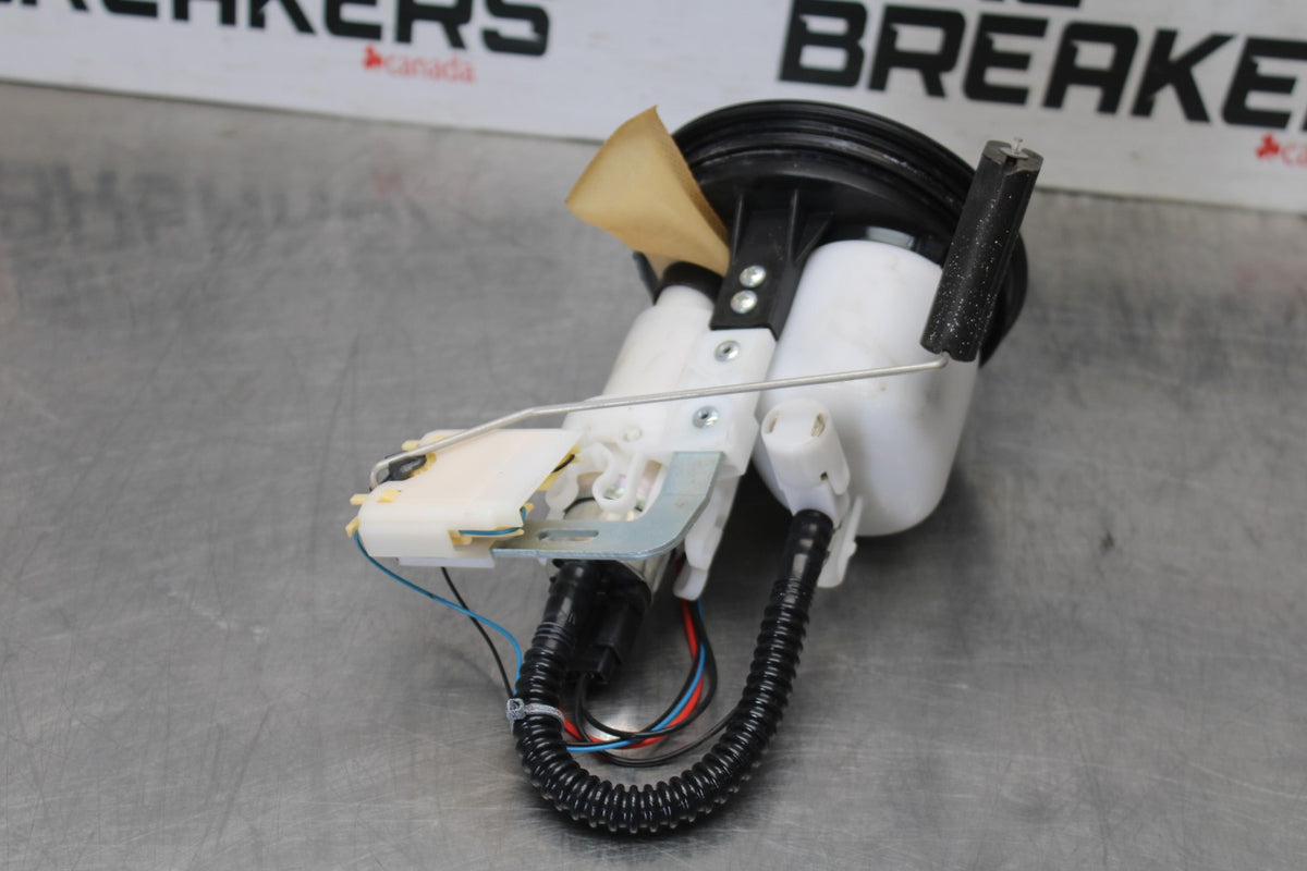 20-23 BMW F900R FUEL PUMP GAS PETROL SENDER UNIT BB923