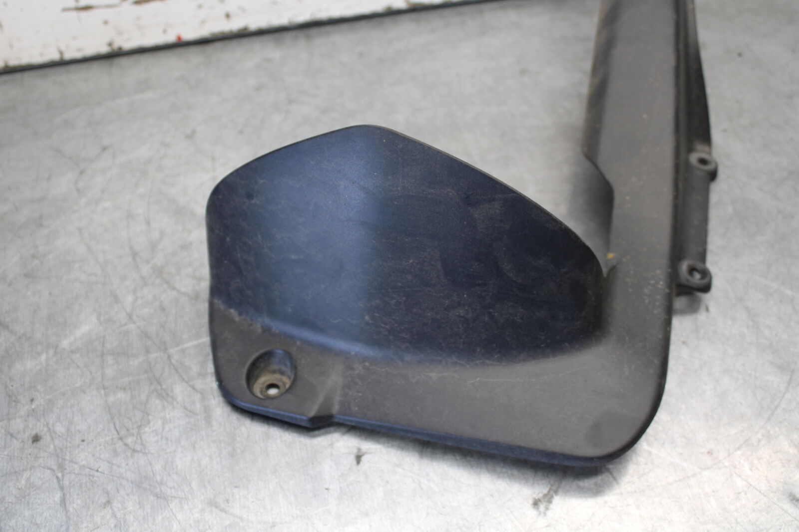 12-17 KAWASAKI ER-6N Z650 REAR BACK DRIVE CHAIN GUARD COVER SHIELD BB709