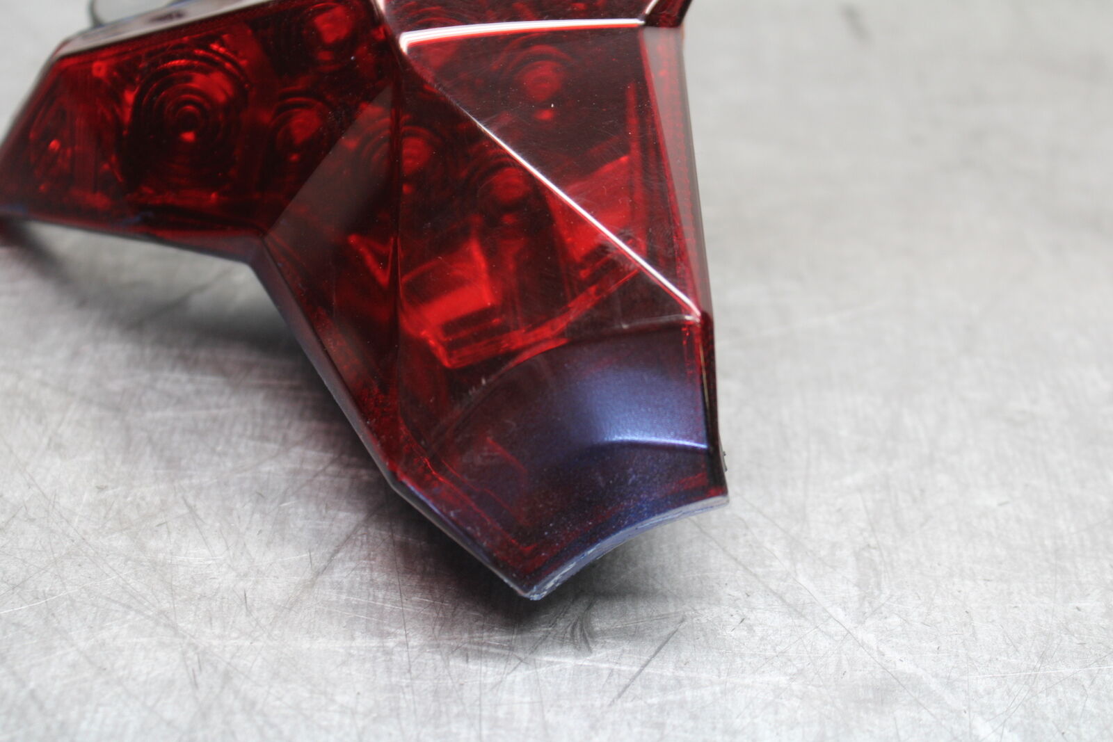19-22 KAWASAKI Z400 REAR TAIL TAILLIGHT BACK BRAKE LIGHT BB708