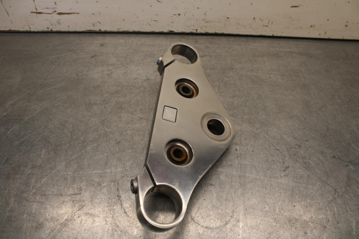 01-02 HONDA SHADOW SPIRIT 750 FORKS UPPER TRIPLE TREE CLAMP BB632