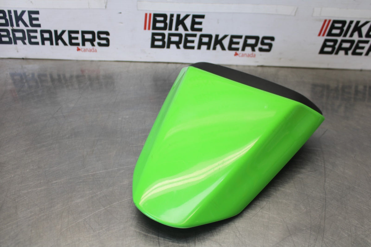 08 KAWASAKI NINJA ZX10R REAR BACK SEAT SOLO COWL FAIRING COVER BB902