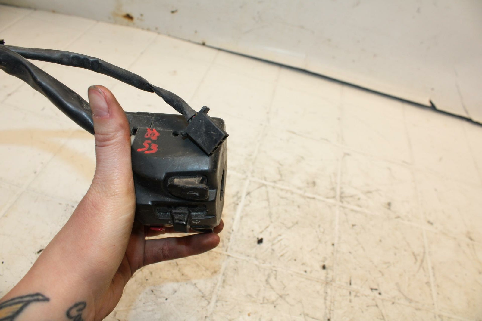 01 KAWASAKI NINJA ZX6R LEFT CLIP ON HANDLE HORN SIGNALS SWITCH SWITCHES BB25