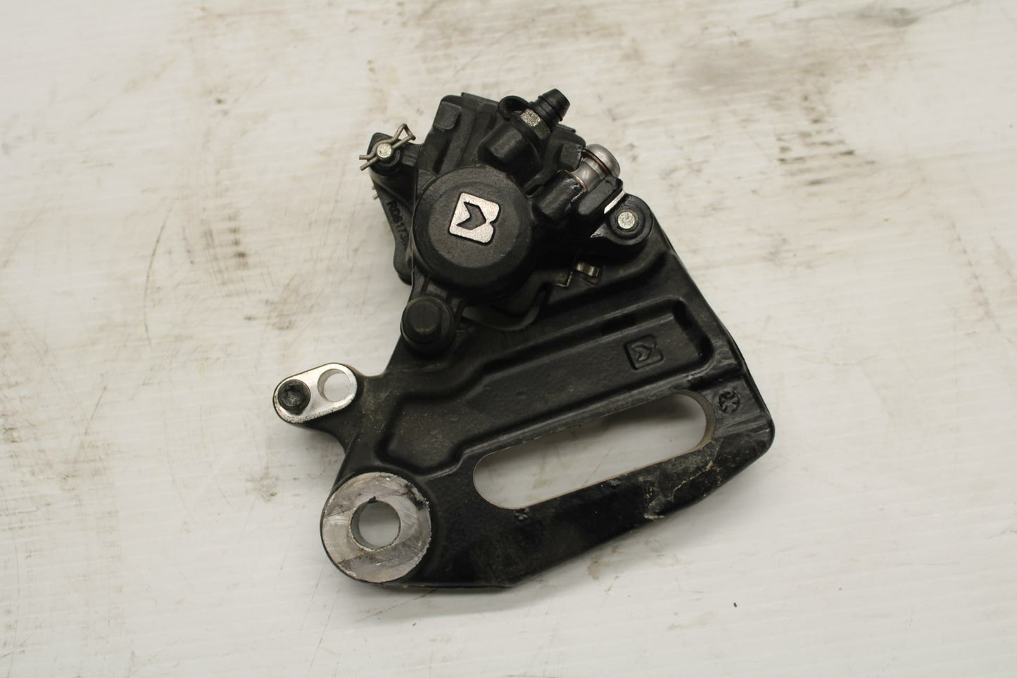 18-20 HUSQVARNA VITPILEN 401 REAR BACK BRAKE CALIPER W MOUNT BRACKET BB248