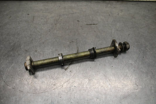 03-04 TRIUMPH DAYTONA 600 REAR AXLE BACK WHEEL RIM PIVOT BOLT AXEL BB745