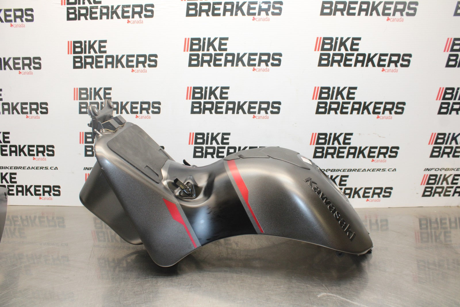 23-24 KAWASAKI NINJA ZX14R NEW!! GAS TANK FUEL CELL PETROL RESERVOIR BB764
