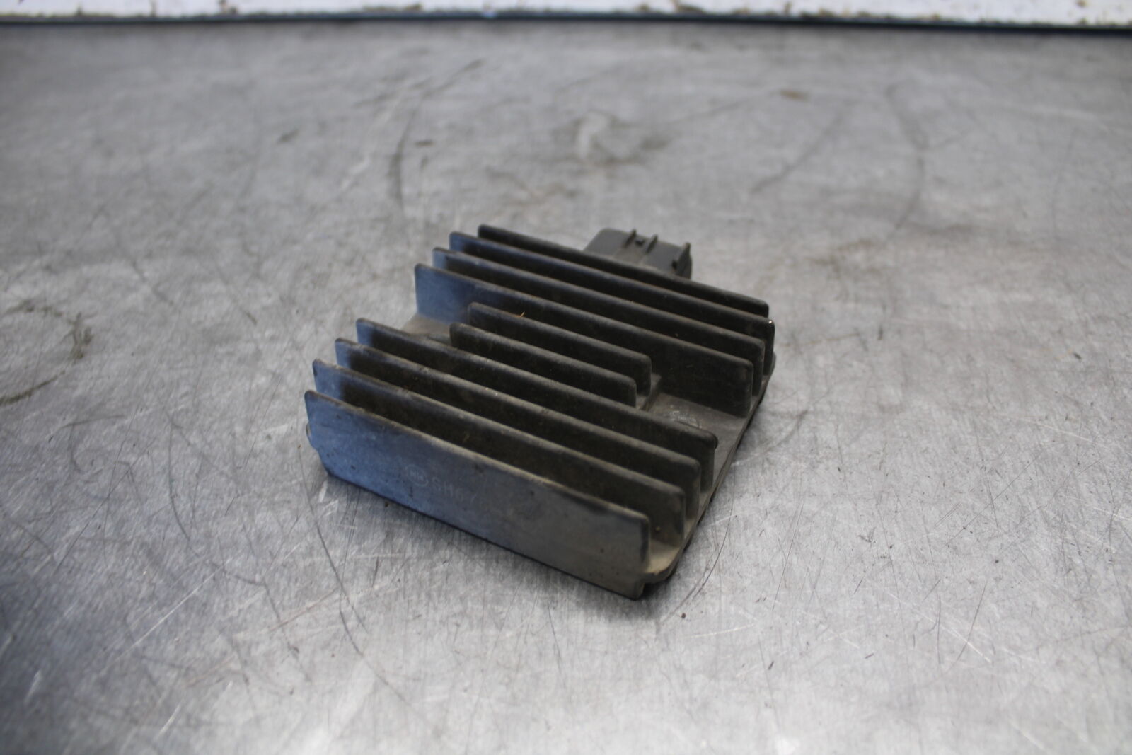 05-06 YAMAHA ROYAL STAR RECTIFIER VOLTAGE REGULATOR BB697