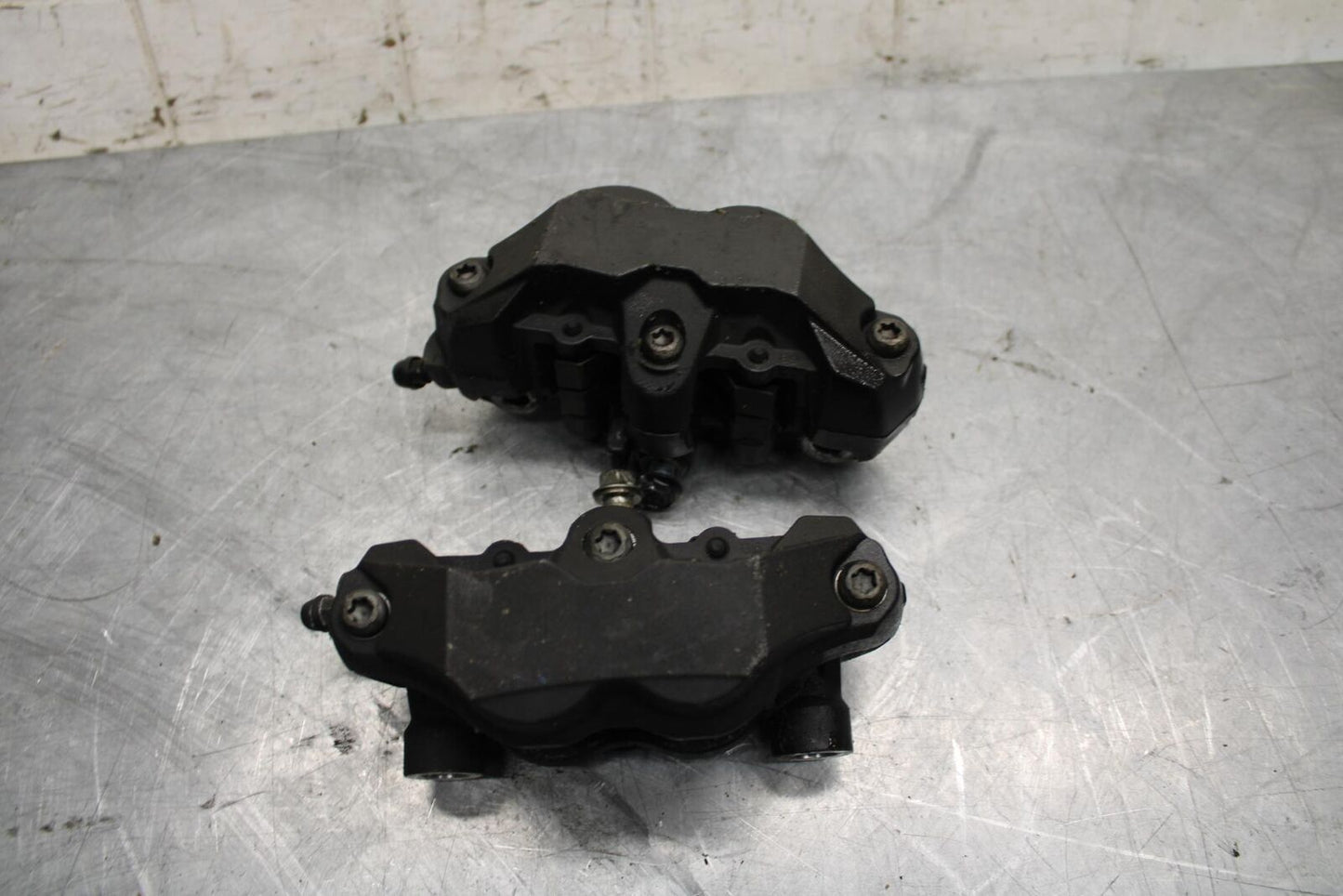 2008 Suzuki GSXR1000 RIGHT LEFT FRONT BRAKE CALIPER SET PAIR CALIPERS BB519