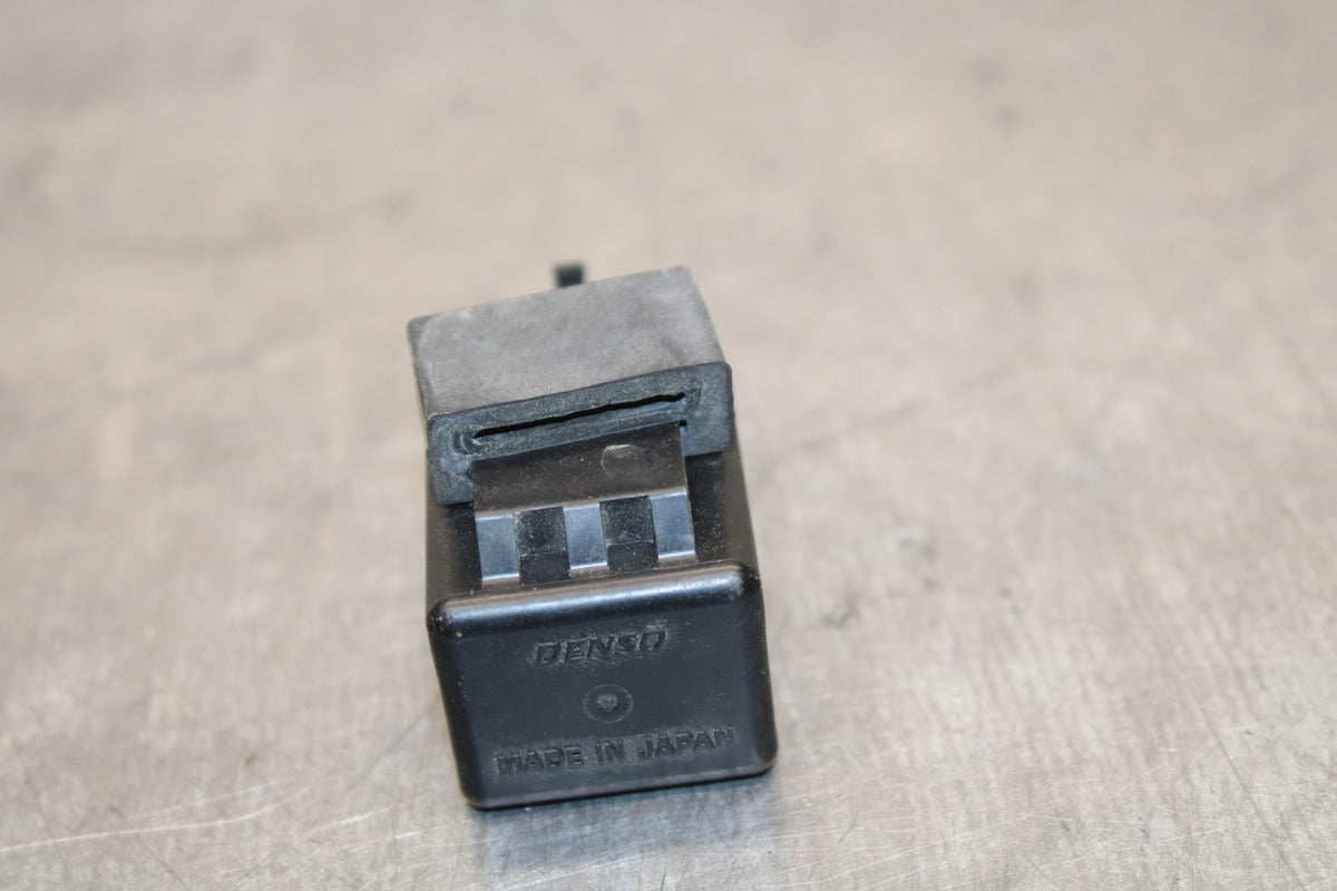 13-18 KAWASAKI NINJA ZX6R TURN SIGNAL BLINKER RELAY FLASHER SWITCH BB130