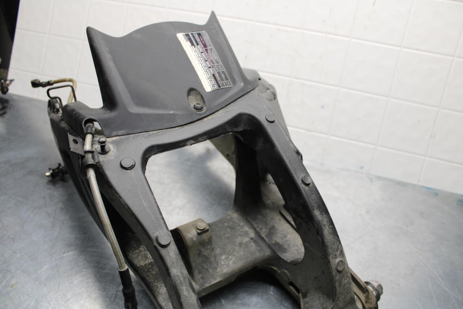 16-20 KAWASAKI ZX10R REAR SWINGARM BACK SUSPENSION SWING ARM BB591