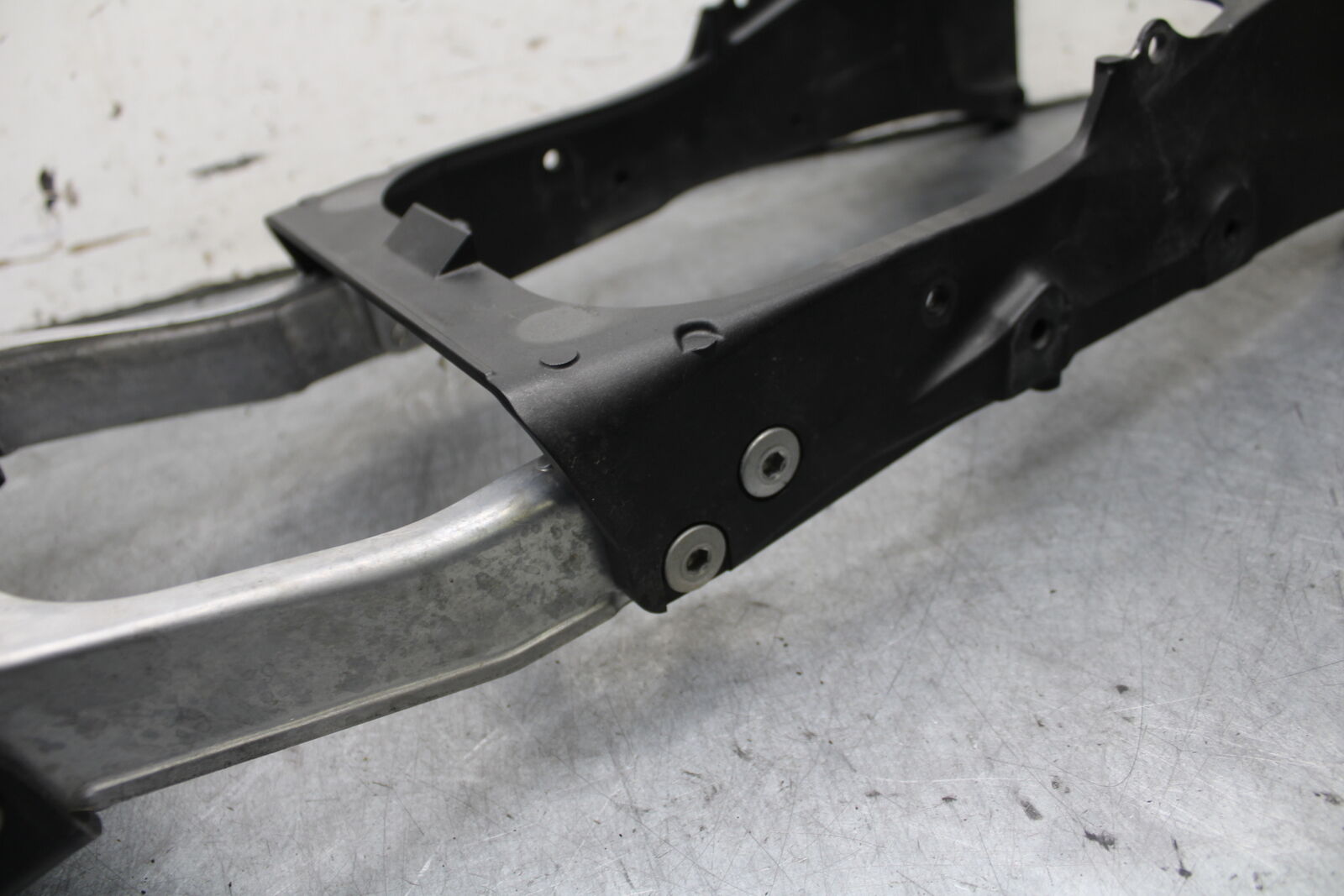 13-18 KAWASAKI NINJA ZX6R REAR SUBFRAME SUB FRAME 32160-0398 32160-0399 BB666