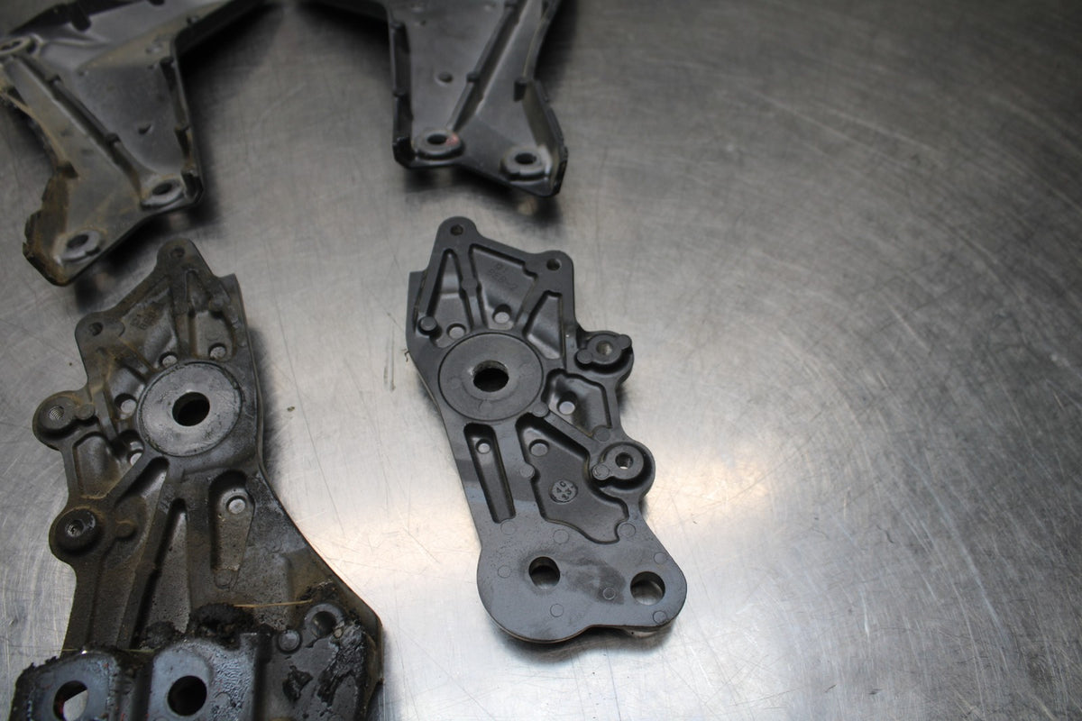 22-25 YAMAHA YZF R7 LEFT RIGHT REARSET REAR SET DRIVER PEG BRACKETS MOUNTS BB769
