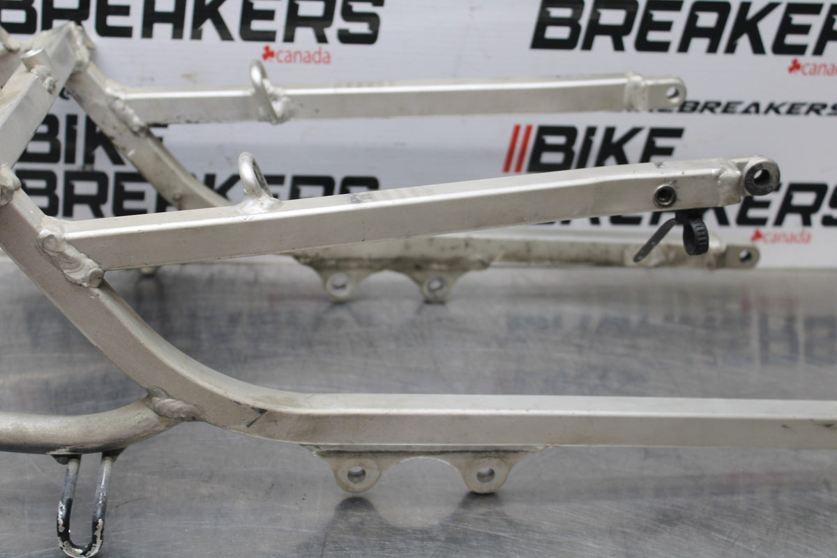 00 SUZUKI GSXR750 REAR SUBFRAME BACK SUB FRAME BB820