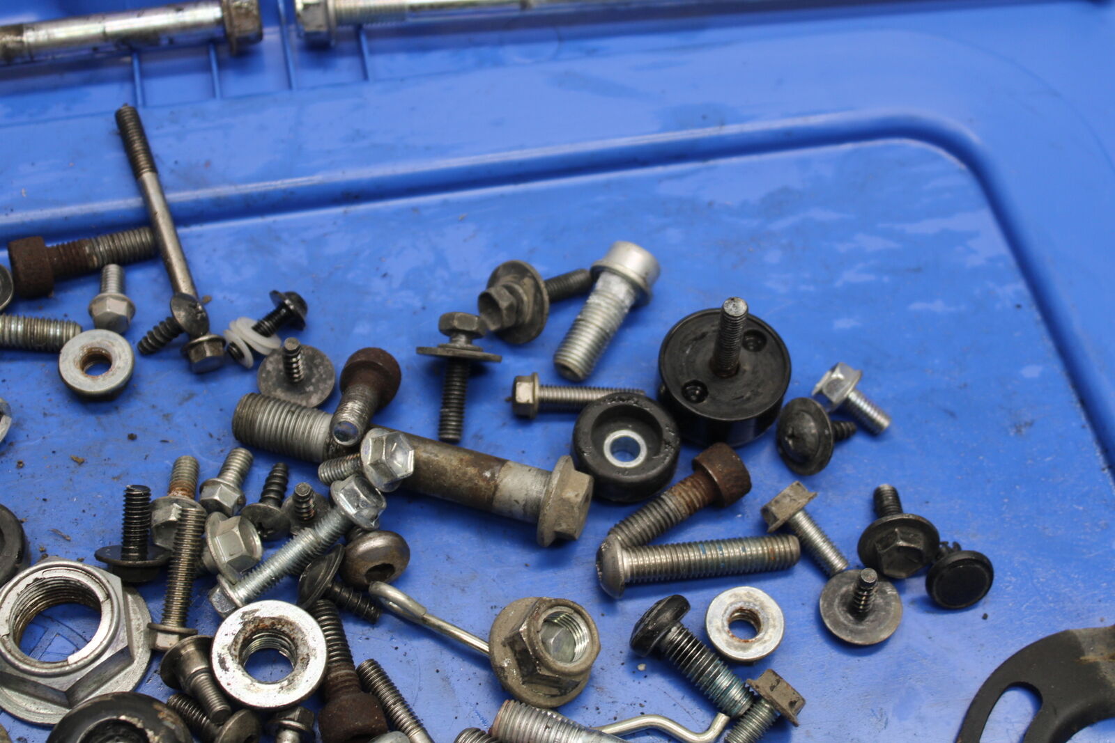 08-09 SUZUKI GSXR600 ENGINE MOUNTING BOLTS HARDWARE MOTOR SCREWS BB728