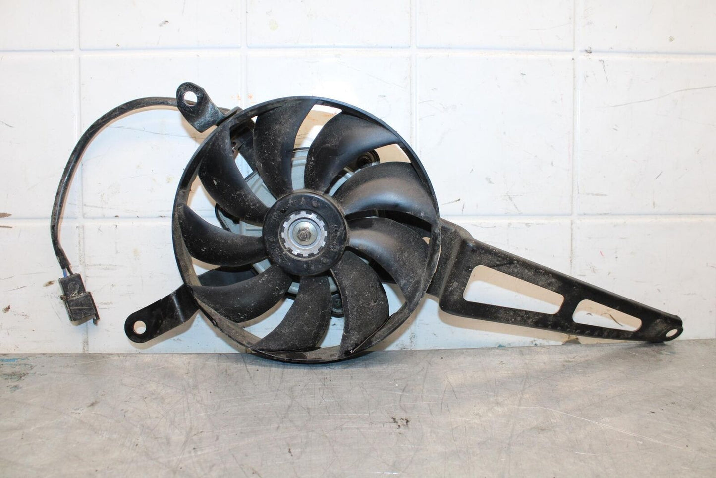 11-15 KAWASAKI ZX1000R ENGINE RADIATOR COOLING FAN BB445