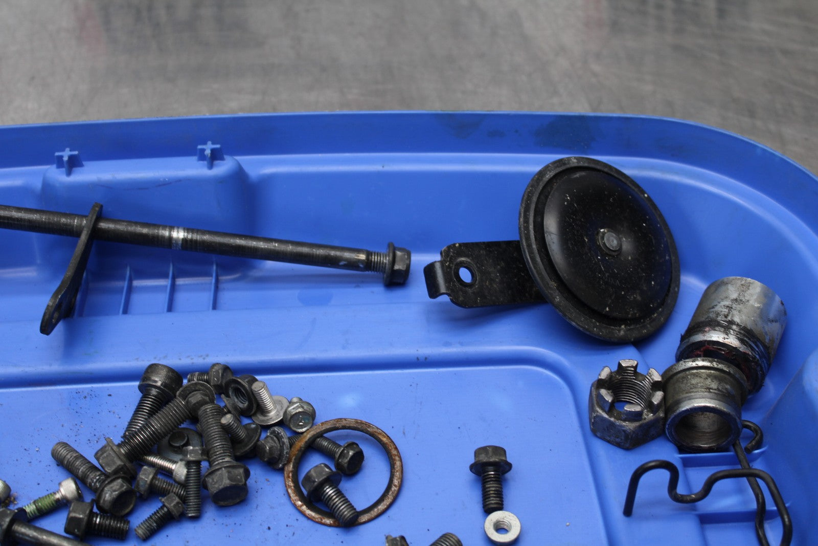 08 KAWASAKI VULCAN 900 MOUNTING BOLTS HARDWARE MOTOR SCREWS BB184