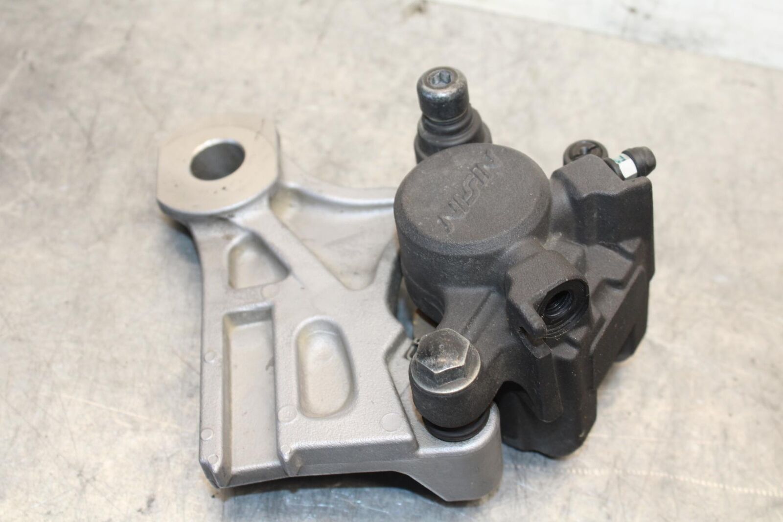 2015 Yamaha FZ09 REAR BACK BRAKE CALIPER W MOUNT BRACKET BB54